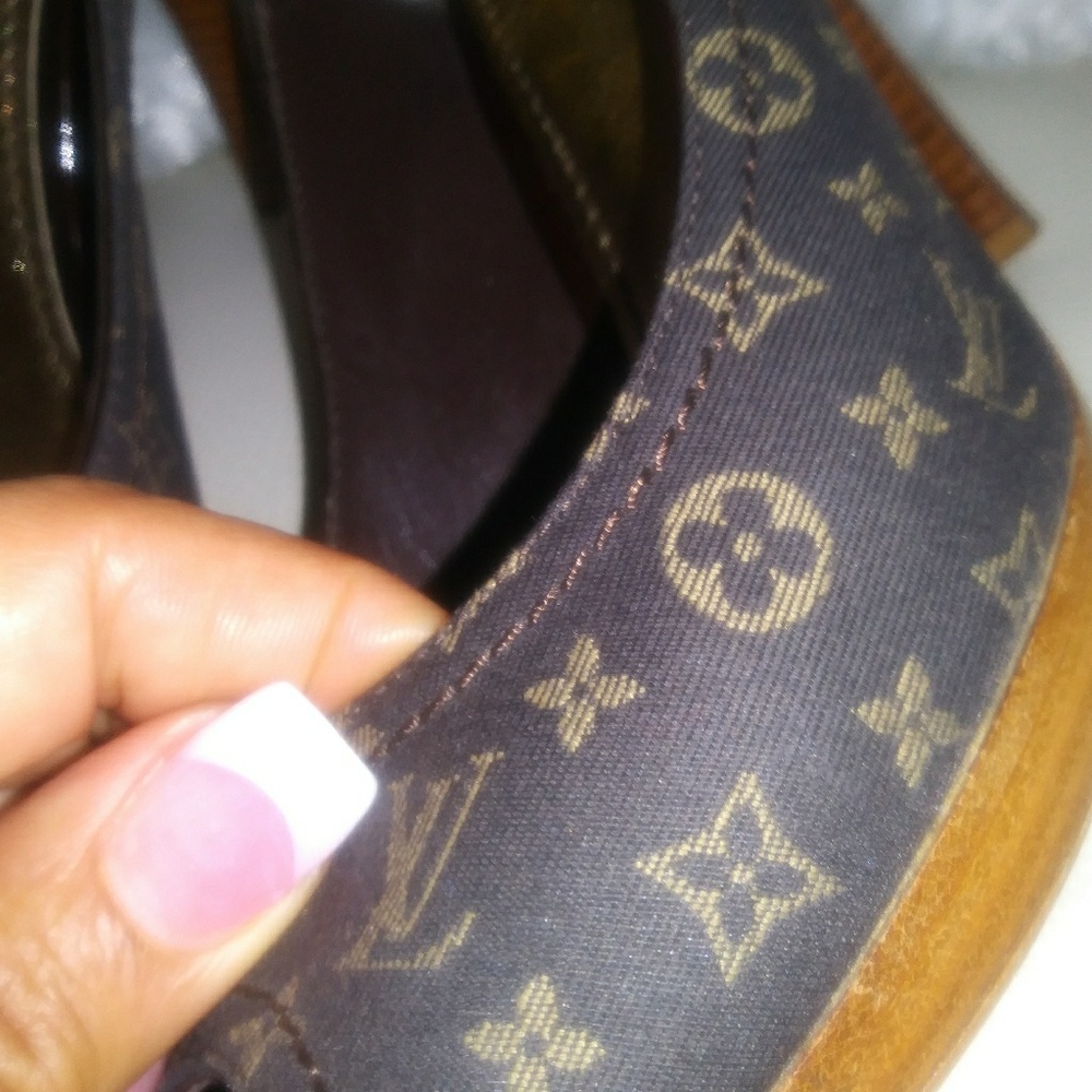 **SOLD**LOUIS VUITTON** HEELS~39 - Picture 6 of 7